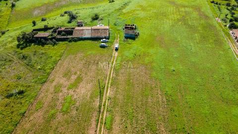 Terreno para construção e investimento em turismo em Bensafrim