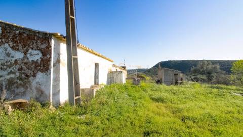 Terreno para construção e investimento em turismo em Bensafrim