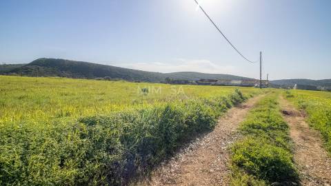 Terreno para construção e investimento em turismo em Bensafrim
