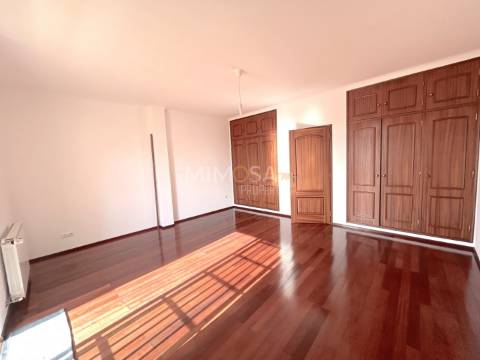 Moradia T4 Premium com 195 m² de área útil em Lagos, Algarve