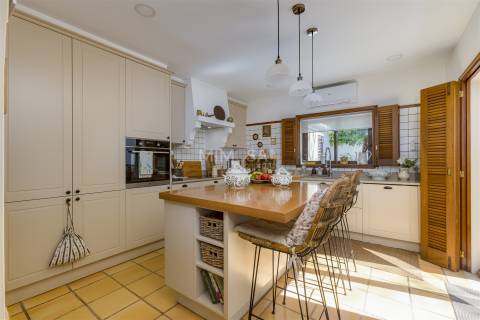 Moradia T3 com Jardim Privado em Localização Central de Lagos