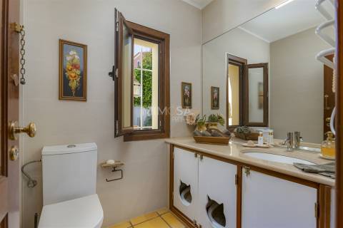 Moradia T3 com Jardim Privado em Localização Central de Lagos