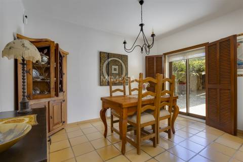 Moradia T3 com Jardim Privado em Localização Central de Lagos