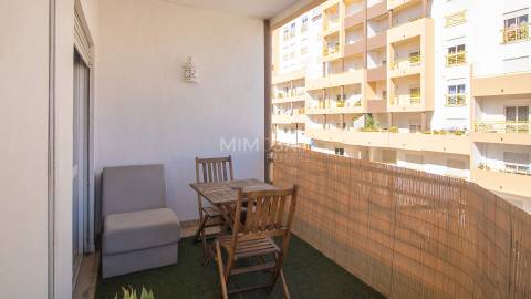 Apartamento T2 com varanda panorâmica e garagem em Lagos