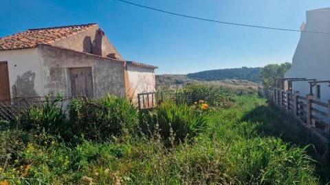 Moradia T4 para restauro na Costa Vicentina-Carrapateira, Algarve