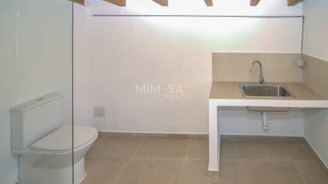 Refúgio Rural com 1 Hectare a 10 Minutos de Lagos