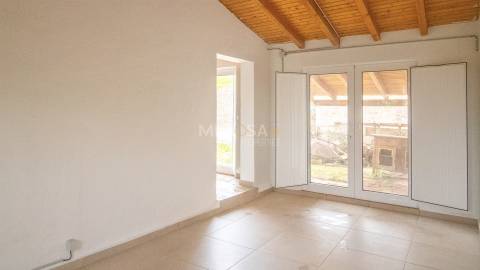 Refúgio Rural com 1 Hectare a 10 Minutos de Lagos