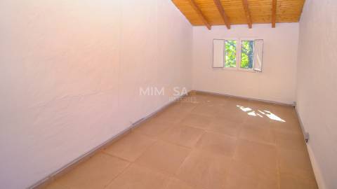 Refúgio Rural com 1 Hectare a 10 Minutos de Lagos