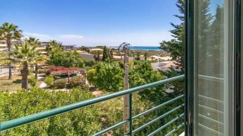 Apartamento T2 arrendamento anual Meia Praia
