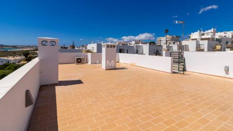 Apartamento T2 arrendamento anual Meia Praia