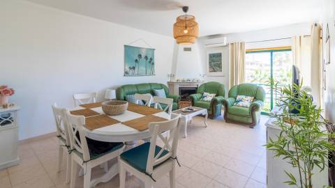 Apartamento T2 arrendamento anual Meia Praia