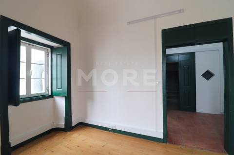 Prédio localizado no Centro Historico de Évora