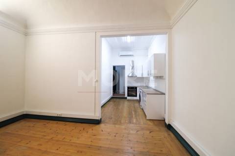 Prédio localizado no Centro Historico de Évora