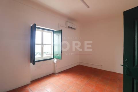 Prédio localizado no Centro Historico de Évora