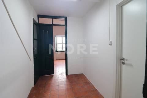 Prédio localizado no Centro Historico de Évora