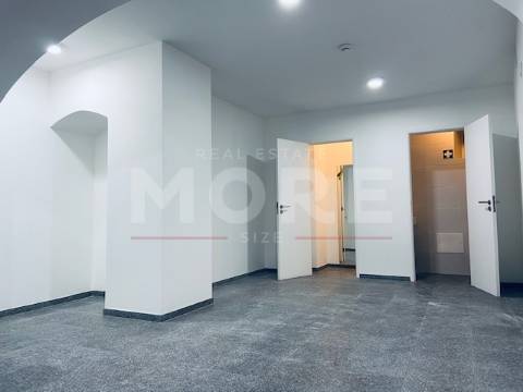 Loja  Arrendamento em Évora (São Mamede, Sé, São Pedro e Santo Antão),Évora