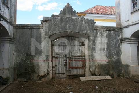 Palácio no Centro de Vila Viçosa