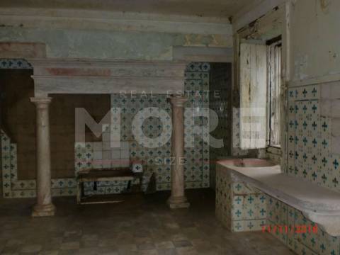 Palácio no Centro de Vila Viçosa