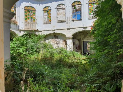 Palácio no Centro de Vila Viçosa