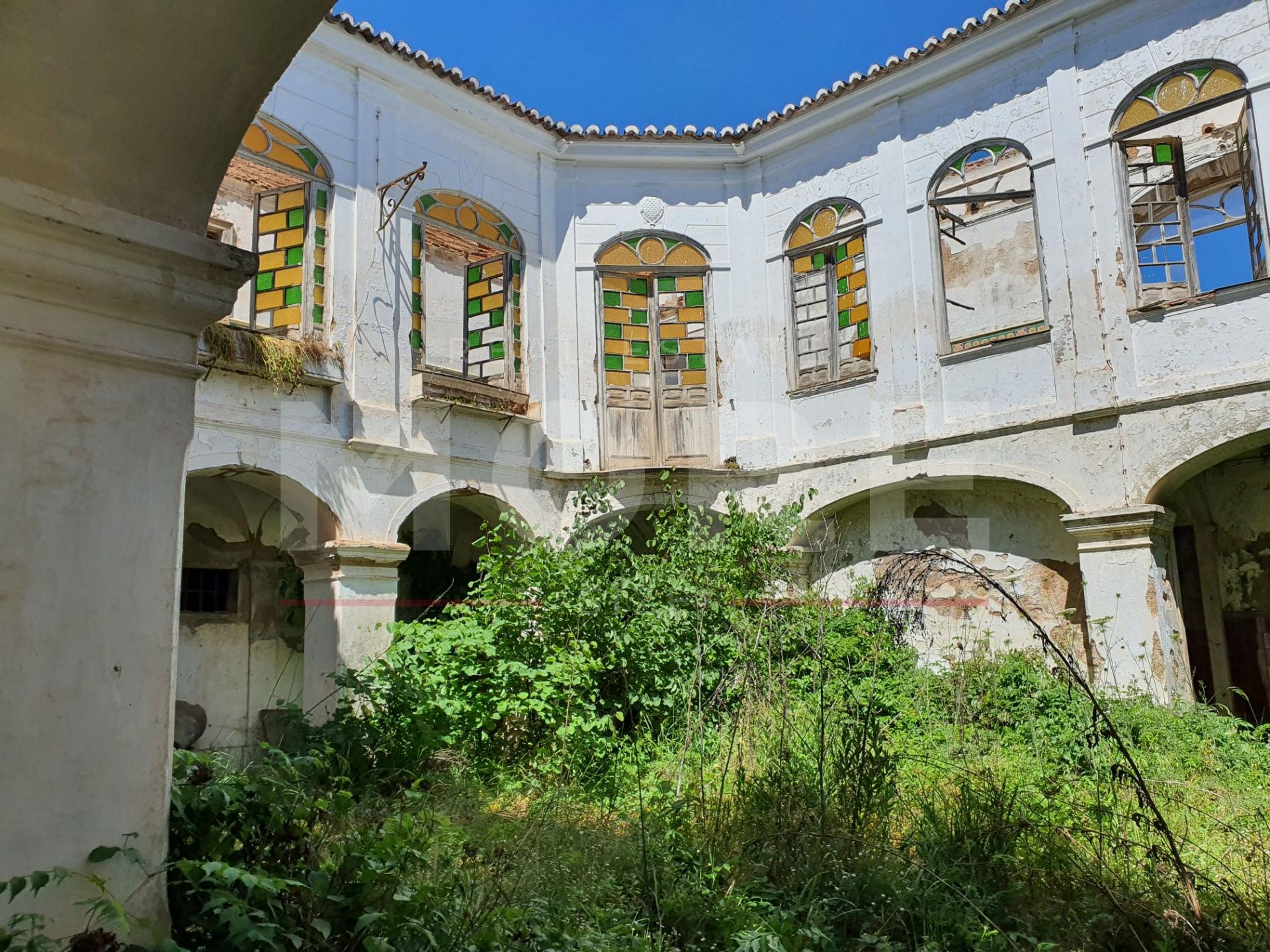 Palácio no Centro de Vila Viçosa