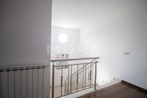 Moradia T5 independente de Gaveto - Caldas da Rainha