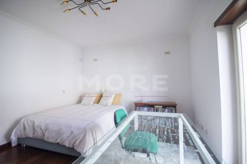 Moradia T5 independente de Gaveto - Caldas da Rainha