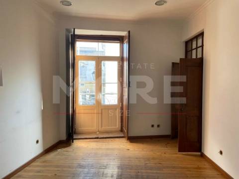 Prédio uso misto - Portalegre