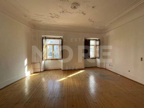 Prédio uso misto - Portalegre