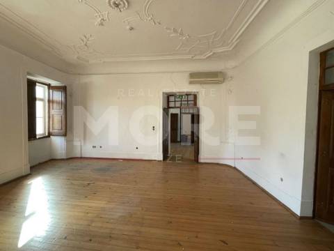 Prédio uso misto - Portalegre