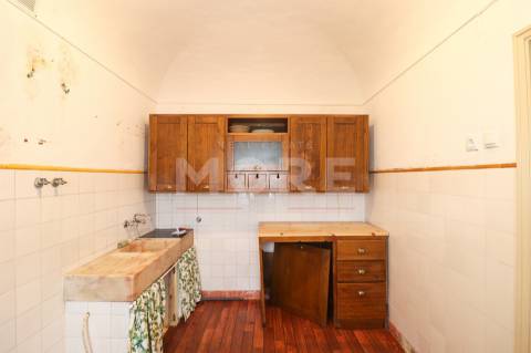 Moradia T2 com Terraço no Centro da Cidade Évora