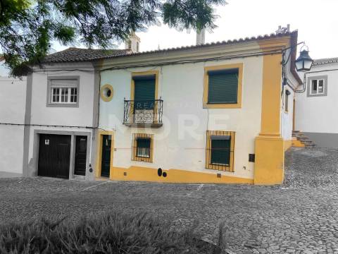 Casa Senhorial no Coração de Évora