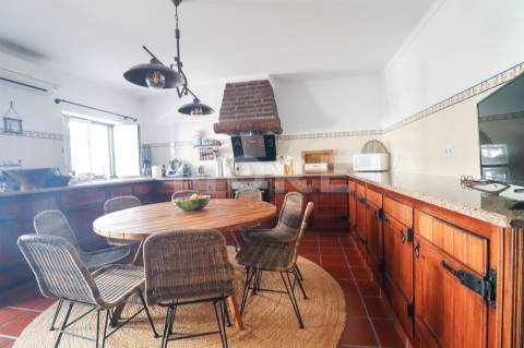 Moradia Unifamiliar T4 com Quintal e Garagem no Centro das Alcáçovas