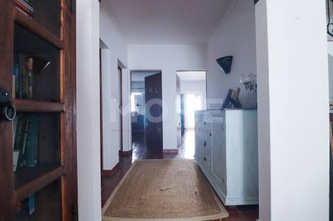 Moradia Unifamiliar T4 com Quintal e Garagem no Centro das Alcáçovas