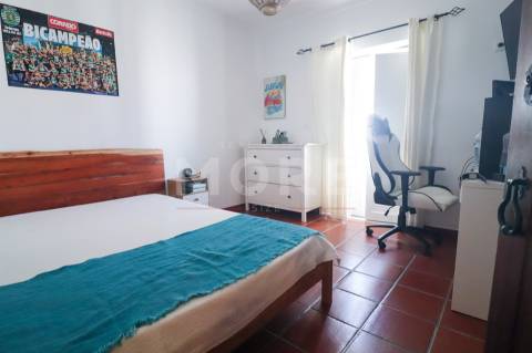 Moradia Unifamiliar T4 com Quintal e Garagem no Centro das Alcáçovas