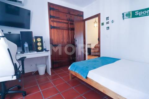 Moradia Unifamiliar T4 com Quintal e Garagem no Centro das Alcáçovas