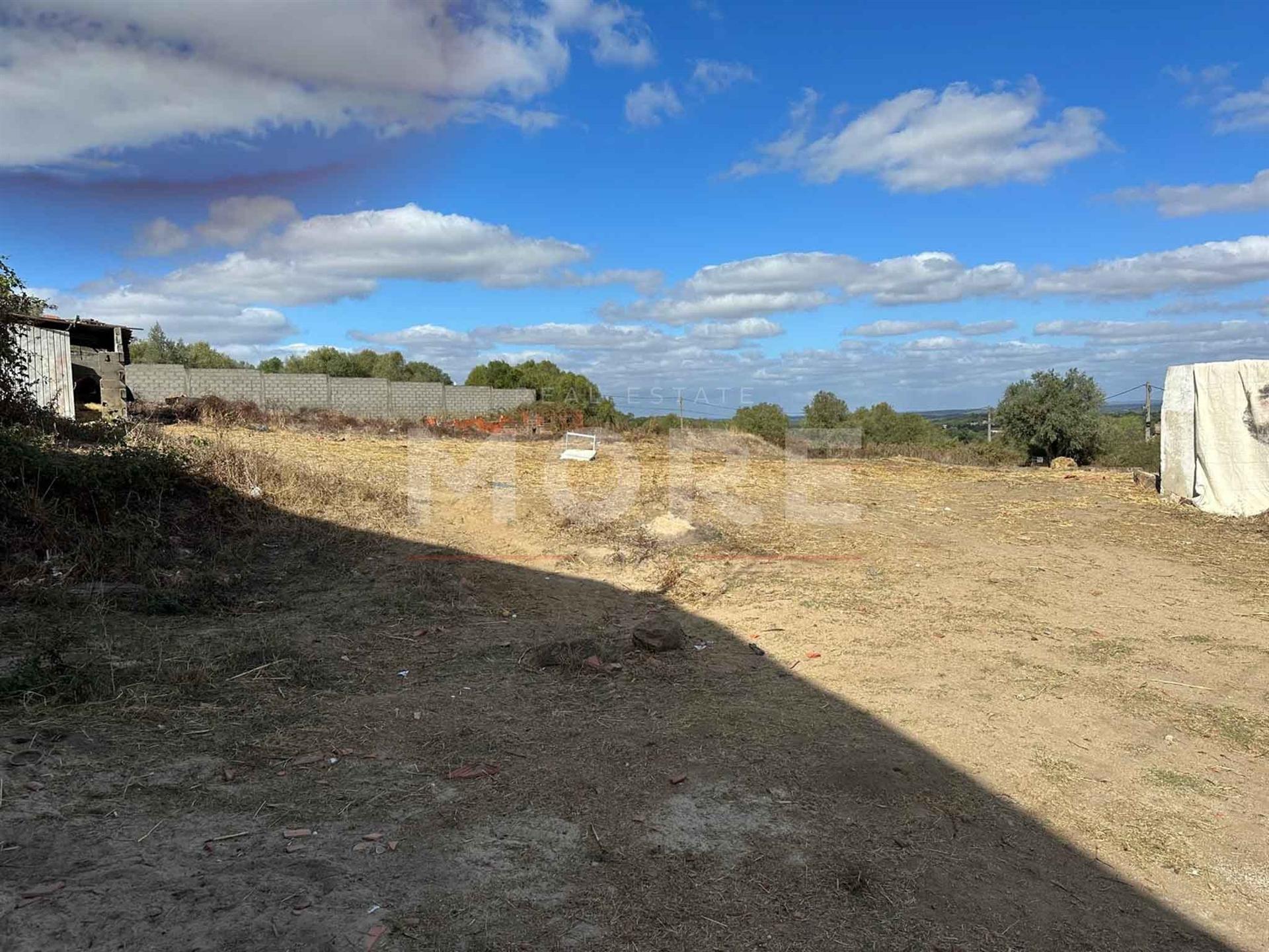 Terreno com 3.583 m² – Alcáçovas