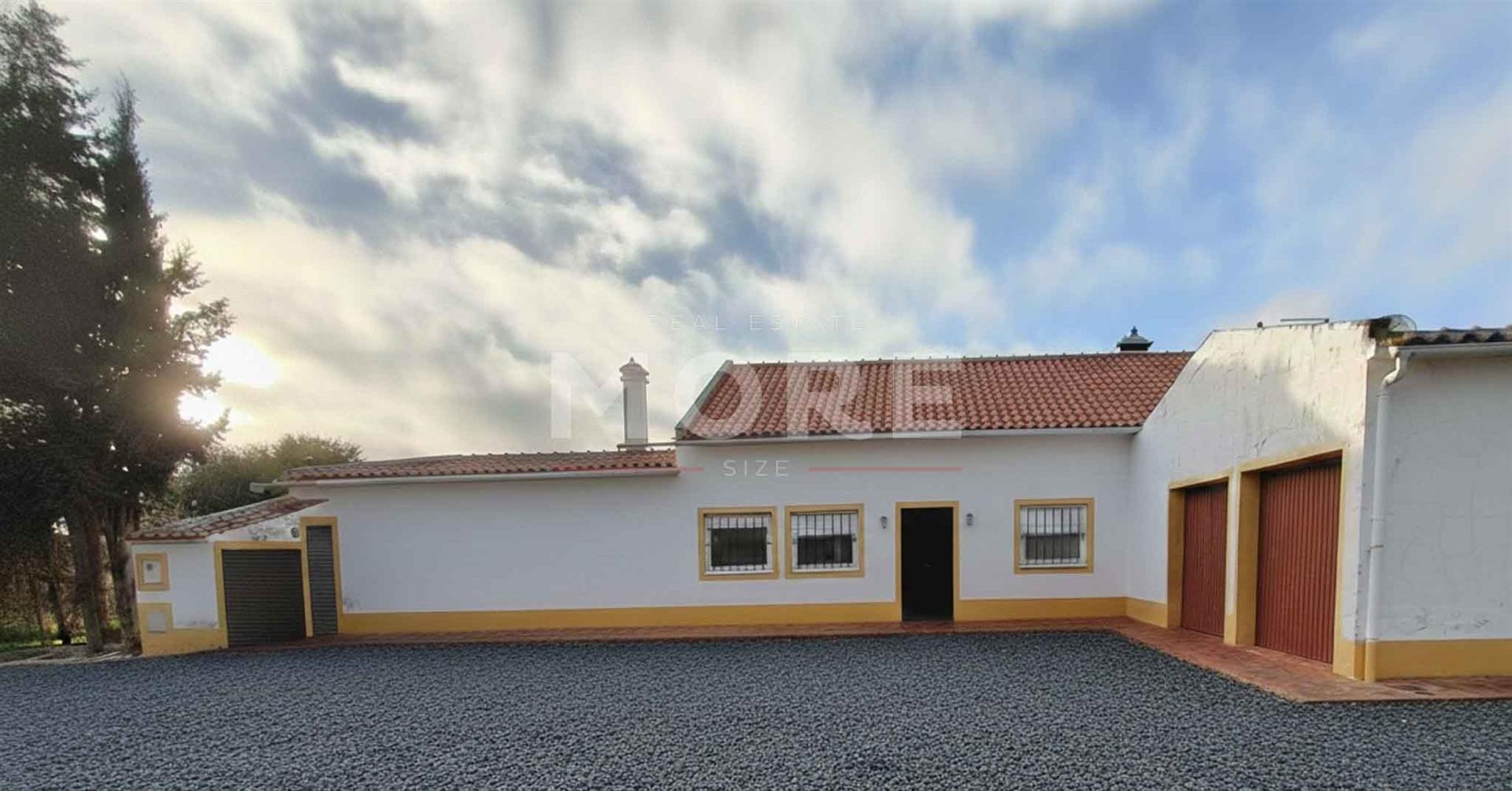 Quinta a 5 km de Évora - Potencial e Tradição!