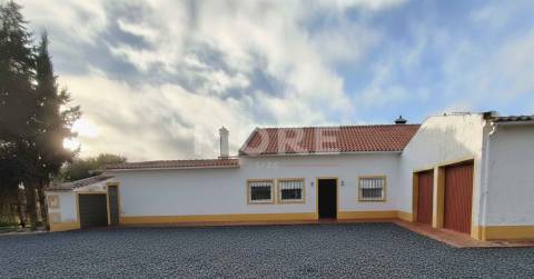 Quinta a 5 km de Évora - Potencial e Tradição!