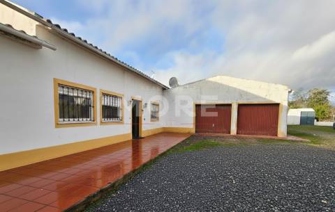 Quinta a 5 km de Évora - Potencial e Tradição!