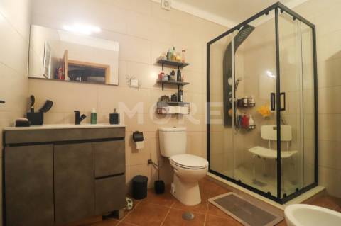 Moradia T3 Térrea Totalmente Remodelada