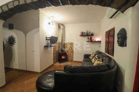 Moradia T3 Térrea Totalmente Remodelada