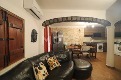 Moradia T3 Térrea Totalmente Remodelada