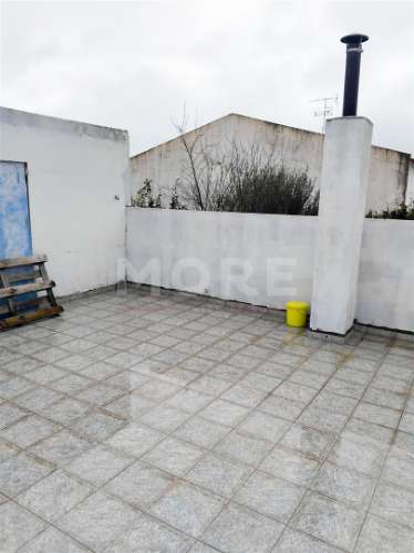 Moradia T3 Térrea Totalmente Remodelada