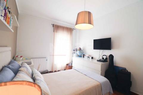 Moradia com quintal e garagem- Bairro do Bacelo - Évora