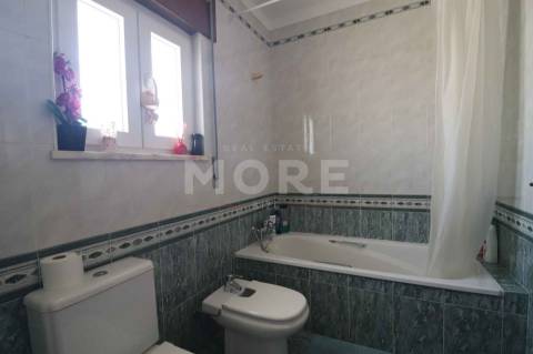 Moradia com quintal e garagem- Bairro do Bacelo - Évora