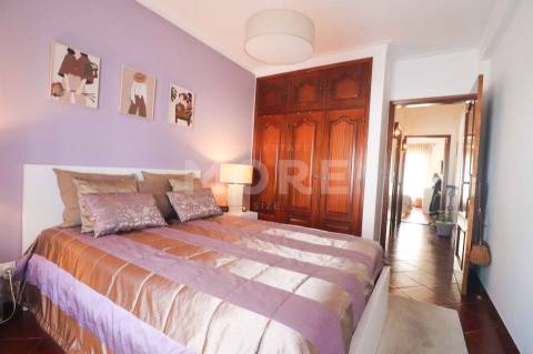 Moradia com quintal e garagem- Bairro do Bacelo - Évora