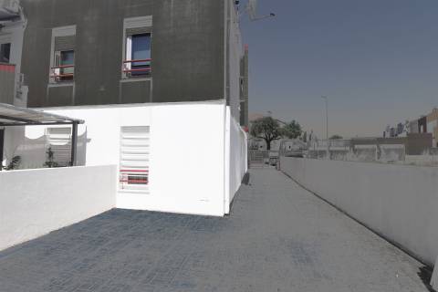 Moradia com quintal e garagem- Bairro do Bacelo - Évora