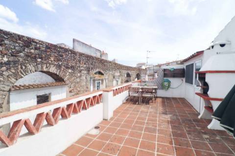 Moradia T2 com terraço no Centro Histórico de Évora