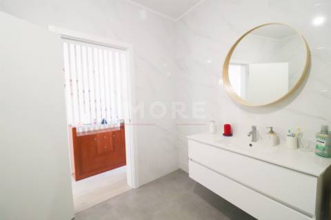 Moradia T2+1 em Aguiar com Quintal