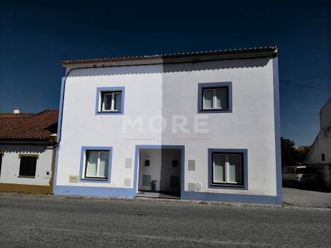 Moradia T2+1 em Aguiar com Quintal